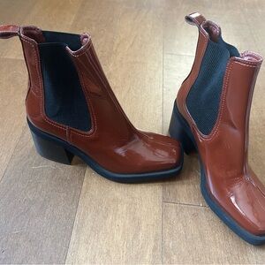 Gianni Bini Brown Patent Leather Chelsea Ankle Boots Block Heel Square Toe 7M